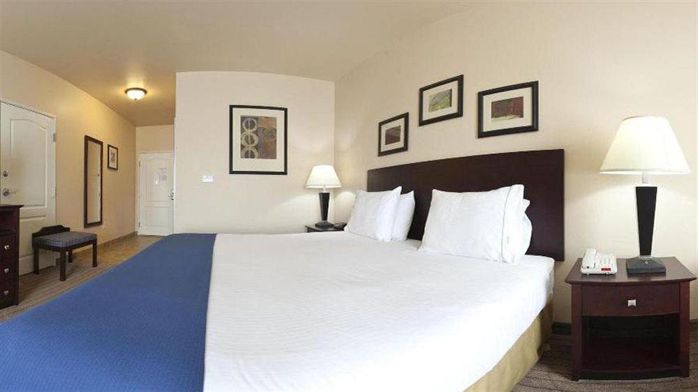 Holiday Inn Express Hotel & Suites Marshall By Ihg Luaran gambar