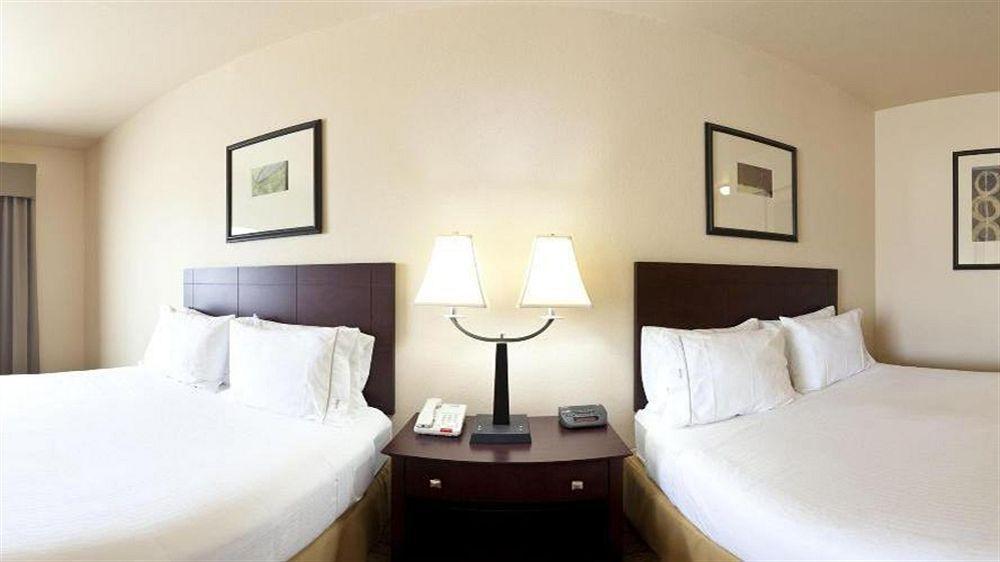 Holiday Inn Express Hotel & Suites Marshall By Ihg Luaran gambar