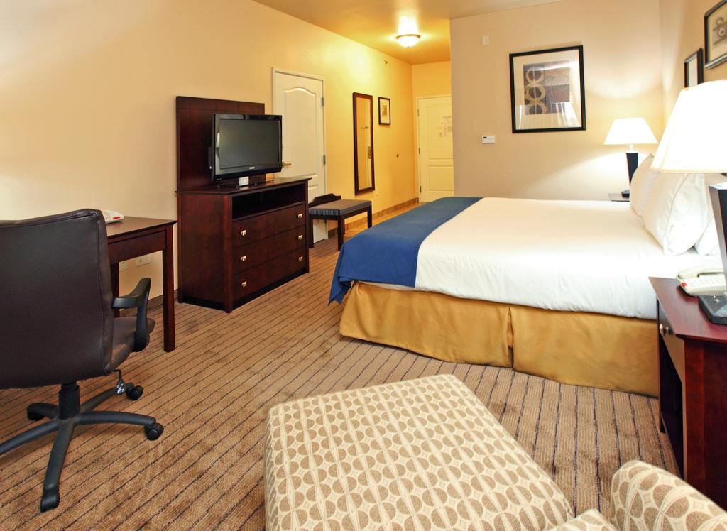 Holiday Inn Express Hotel & Suites Marshall By Ihg Bilik gambar